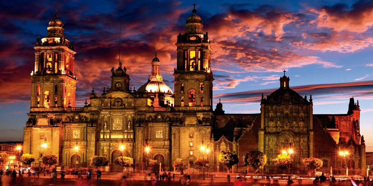  Entre los destinos religiosos de mayor afluencia destacan la Basílica de Guadalupe, así como los santuarios de San Juan de los Lagos, Santa Catarina Juquila y Santuario del Señor de Chalma