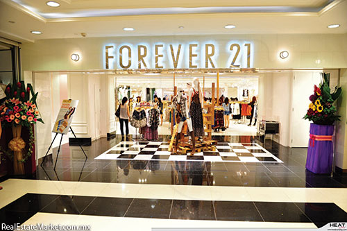 Forever 21 apuesta al mercado juvenil. 