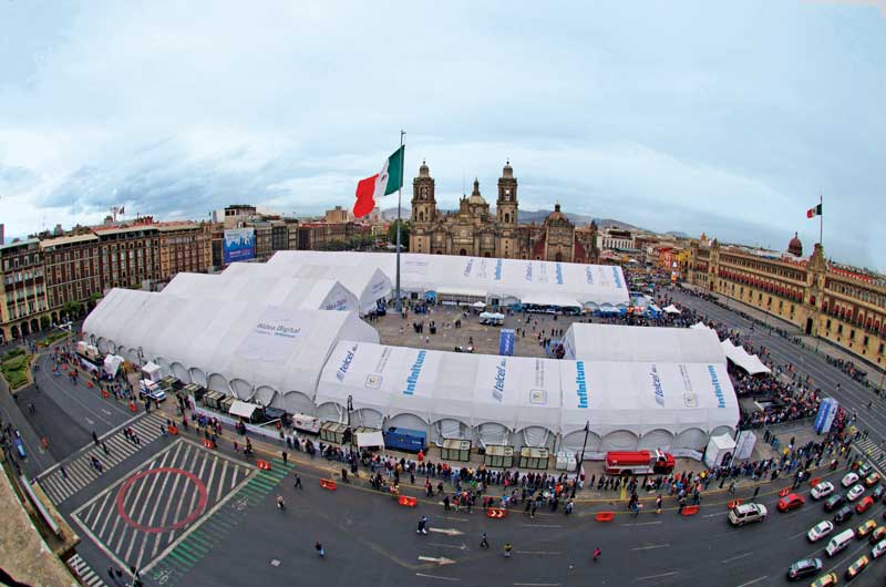 Record Guiness Masivo, Aldea Digital Telmex en la plancha del Zócalo.