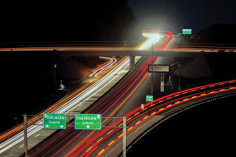 Reconstrucción del puente Río Baluarte, en la carretera Tepic – Mazatlán.