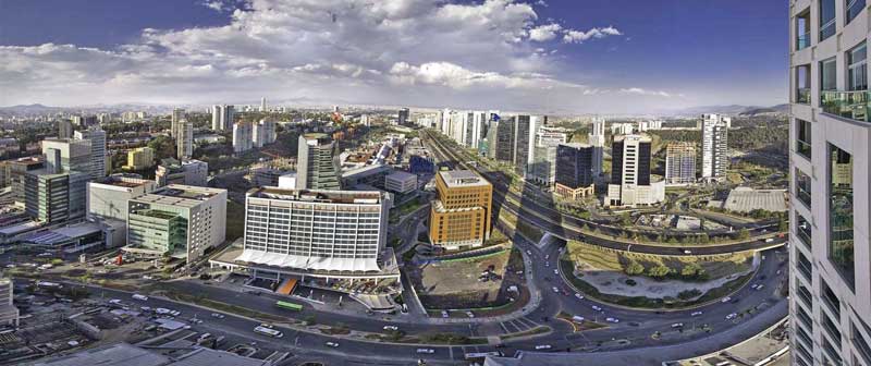 Durante la gestión del entonces regente Manuel Camacho Solís con la colaboración de Juan Enríquez Cabot, idearon un proyecto para Santa Fe en teoría similar a la ultramoderna zona de La Défense en París.
