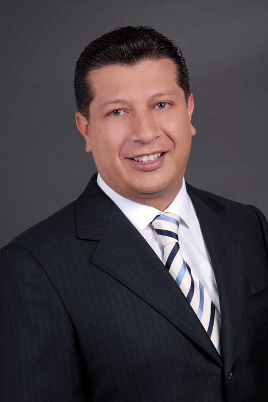 Real Estate,Francisco Muñoz