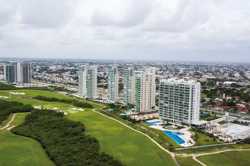 Real Estate Market,Real Estate,Real Estate Market &amp;amp; Lifestyle,¿Quién invierte?,Tiempos de acomodo,Pablo Cortina Cordero, Sky Cancún, Cancún Towers e Isola Towers, <br />en Quintana Roo.