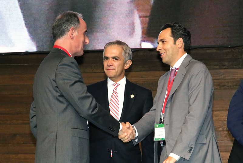 Real Estate Market &amp; Lifestyle,Real Estate,Real Estate México,ADI,30 años de la ADI,Asociación de Desarrolladores Inmobiliarios, Jaime Alverde, Miguel Mancera y Salvador Daniel en el cambio de Presidencia de la ADI, 2016.