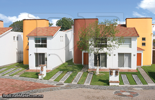 El Equipamiento básico en viviendas (Jardín de niños, primaria y secundaria)<br />(administrativos, deportivos, centros comerciales, etc.)