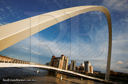 Gateshead-Millenium-Bridge, Inglaterra.