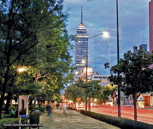 Torre Latinoamericana, Eje Central.