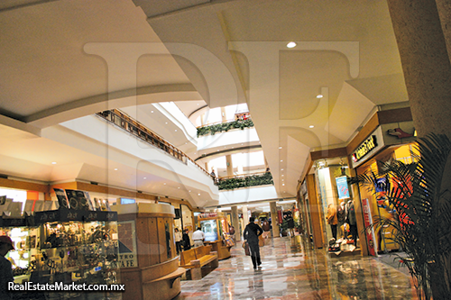 Pasillos del centro comercial Santa Fe