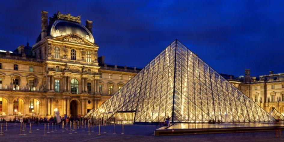 Emmanuel Macron anuncia renovación del Museo del Louvre