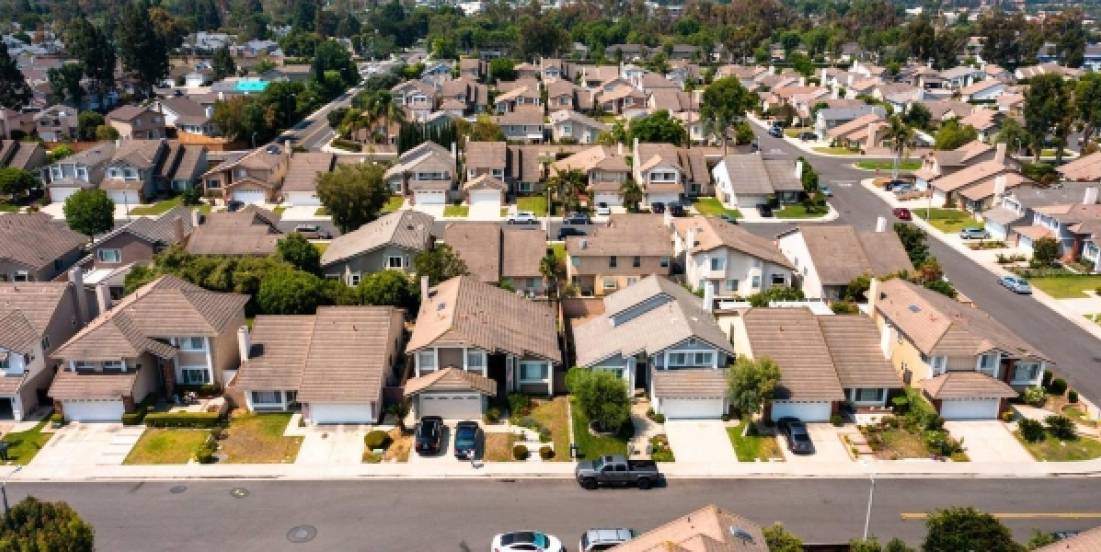 Mercado residencial en California con menos ventas y precios al alza en enero