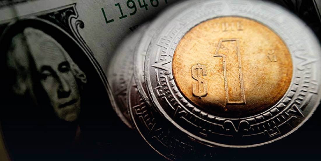 Peso gana terreno con cautela mientras crecen las señales mixtas desde EE.UU.