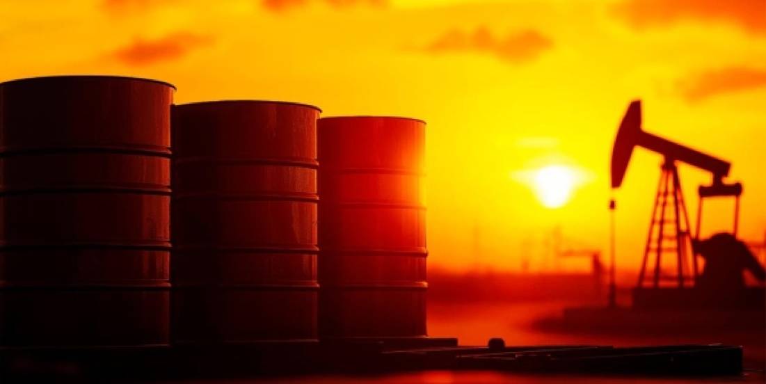 Petróleo baja por reapertura de estrecho de Ormuz