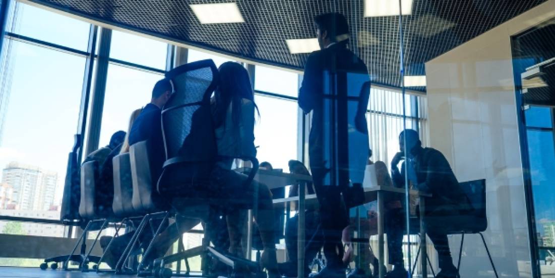 Inversión en oficinas en España supera su promedio histórico en el 1S de 2026