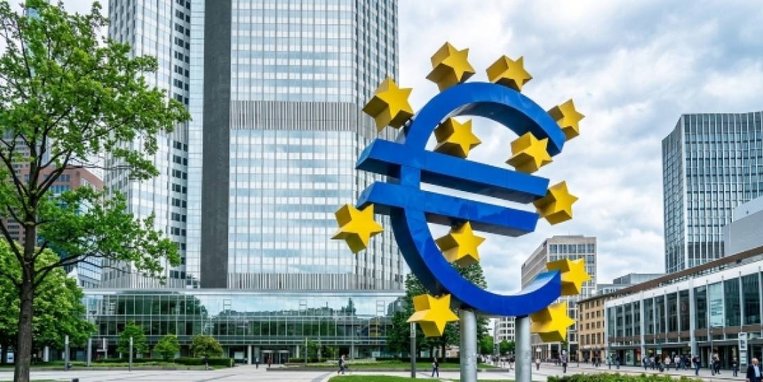 Mercados anticipan alzas de tasas por parte de la Fed, BCE y Banco de Japón